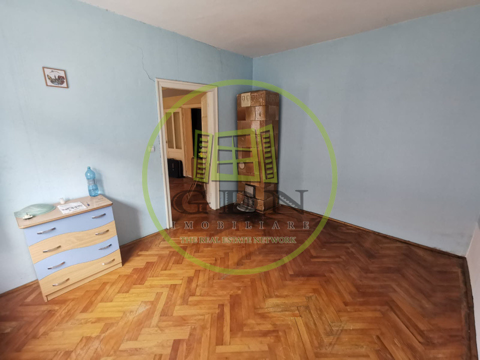 Casa individuala de vanzare in cartierul Iorga, parter+mansarda. 