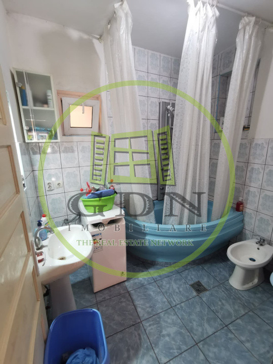 Casa individuala de vanzare in cartierul Iorga, parter+mansarda. 