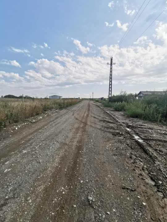 Teren intravilan de vanzare in Osorhei, 5.840 mp, cu front 3 fronturi stradale.