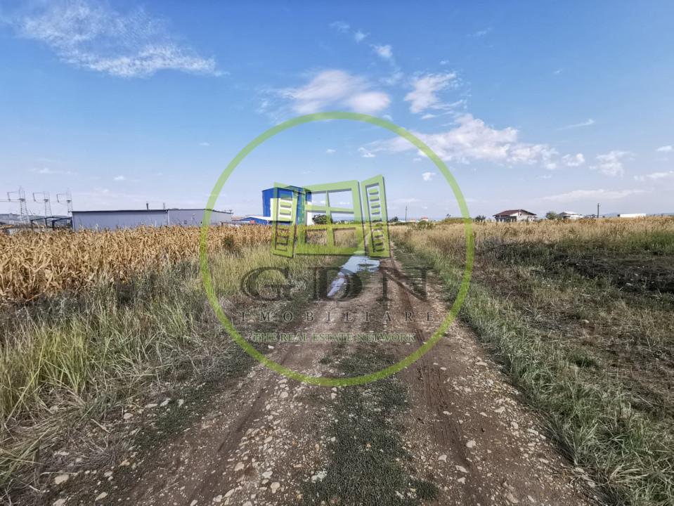 Teren intravilan de vanzare in Osorhei, 5.840 mp, cu front 3 fronturi stradale.