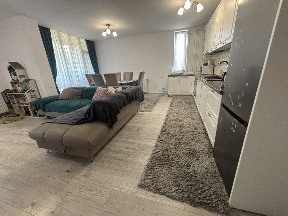 Apartament 3 camere de inchiriat 