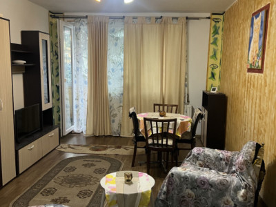 De închiriat – Apartament 2 camere, decomandat, Bulevardul Mihai Viteazu