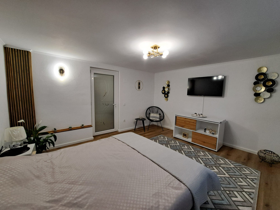 De închiriat – Apartament la casă, zona Parcul Sub Arini