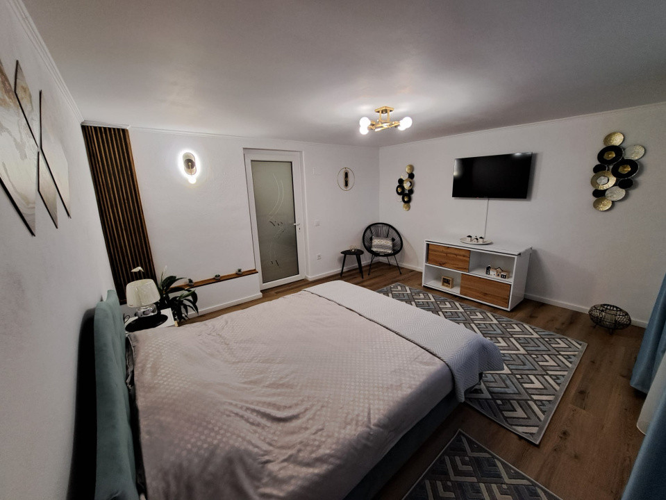 De închiriat – Apartament la casă, zona Parcul Sub Arini