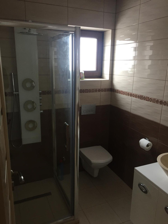 Închiriere casă nouă cu etaj, 5 camere, 180 mp., Mănăștur