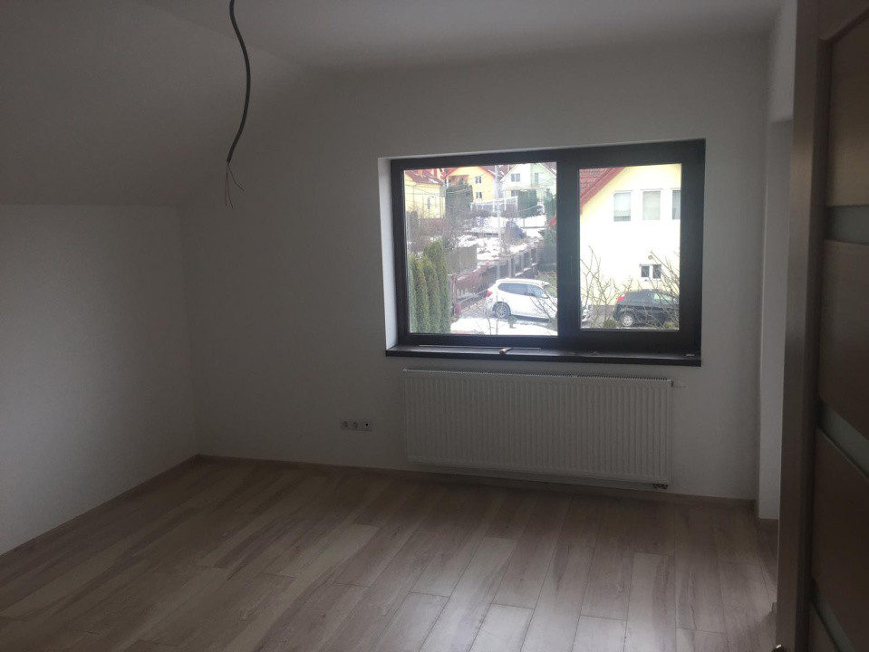 Închiriere casă nouă cu etaj, 5 camere, 180 mp., Mănăștur