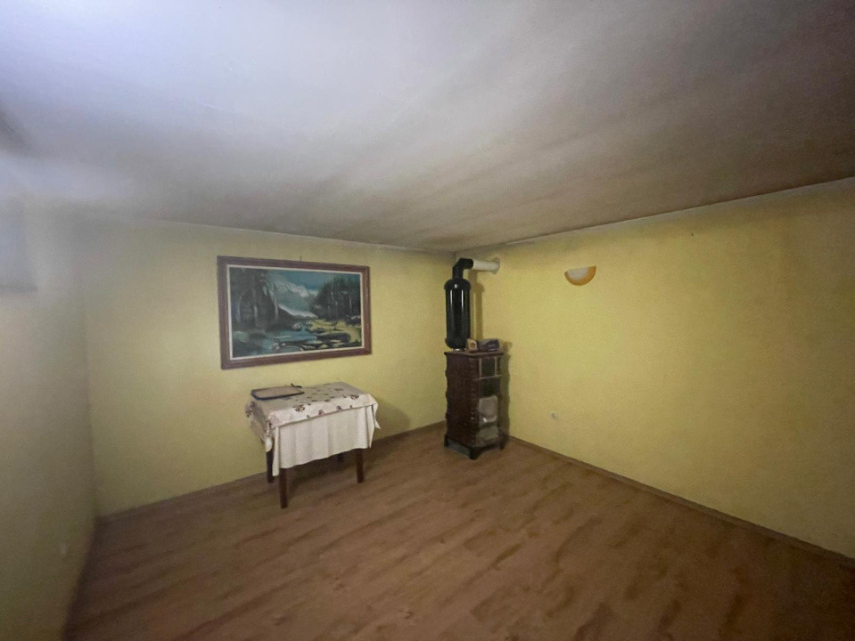 Casă parter cu garaj construită în 2011, cu teren de 511mp în Mogoșești Dolj