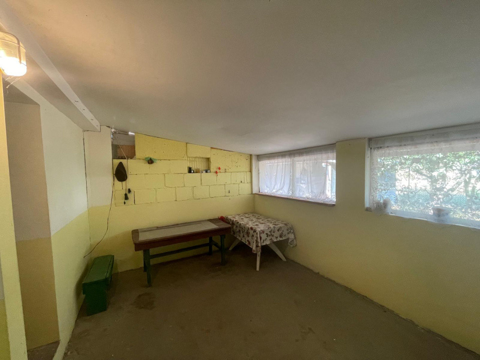 Casă parter cu garaj construită în 2011, cu teren de 511mp în Mogoșești Dolj