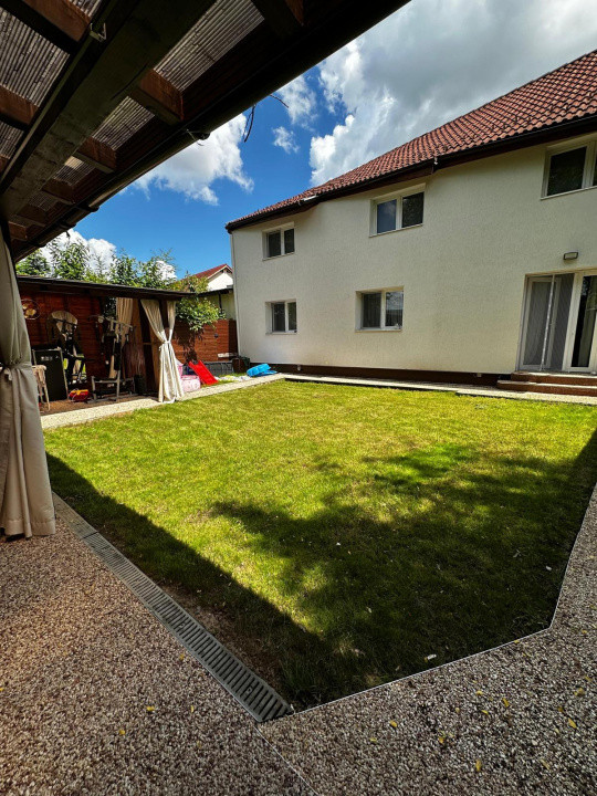 Casa P+E, curte, supraveghere video