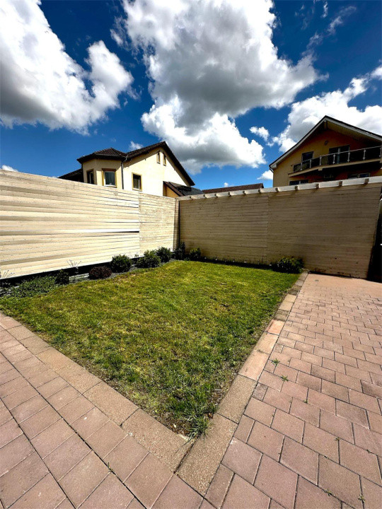 Casa P+E, curte, supraveghere video