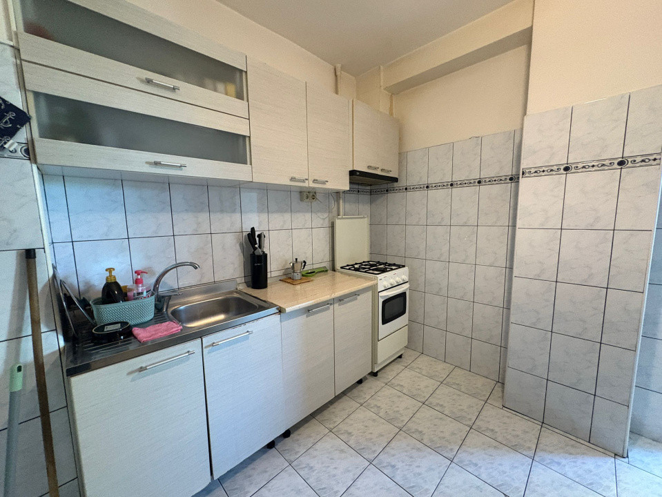 Apartament, 2 camere, semidecomandat, 56 mp, Centru, Zona Universitatii