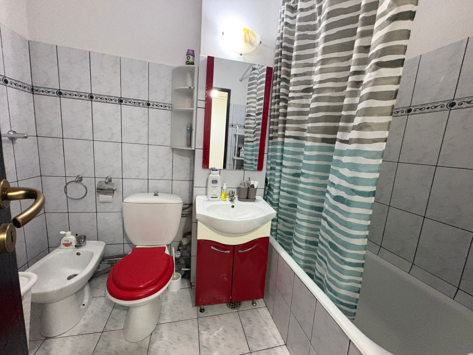 Apartament, 2 camere, semidecomandat, 56 mp, Centru, Zona Universitatii