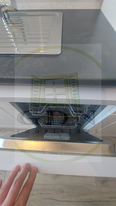 Inchiriere apartament 2 camere Cosmos Brașov