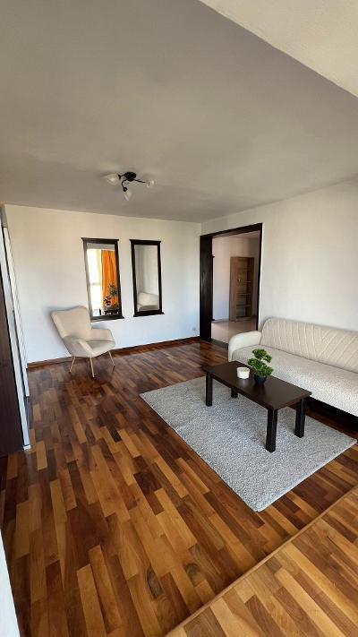 Apartament de inchiriat 3 camere| 50 mp | Zona Mihai Viteazu