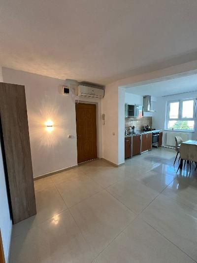 Apartament de inchiriat 3 camere| 50 mp | Zona Mihai Viteazu