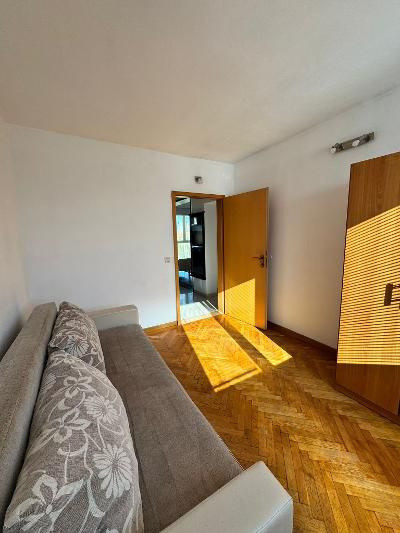 Apartament de inchiriat 3 camere| 50 mp | Zona Mihai Viteazu