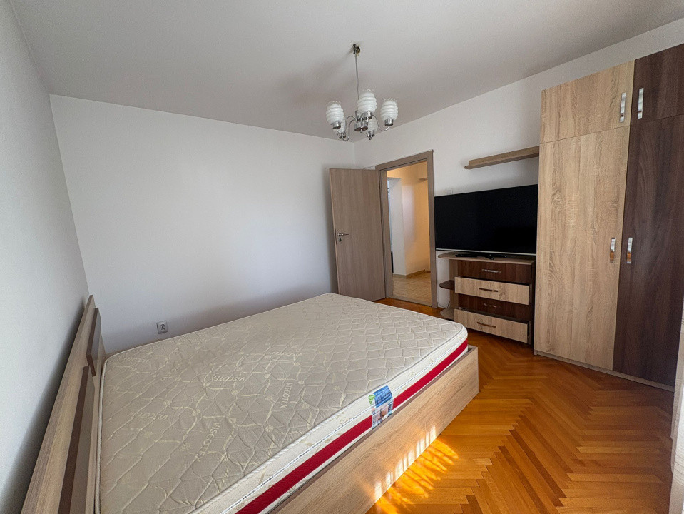 Apartament, 3 camere, open space, 95 mp, Cartier 1 Mai, Zona Ciuperca
