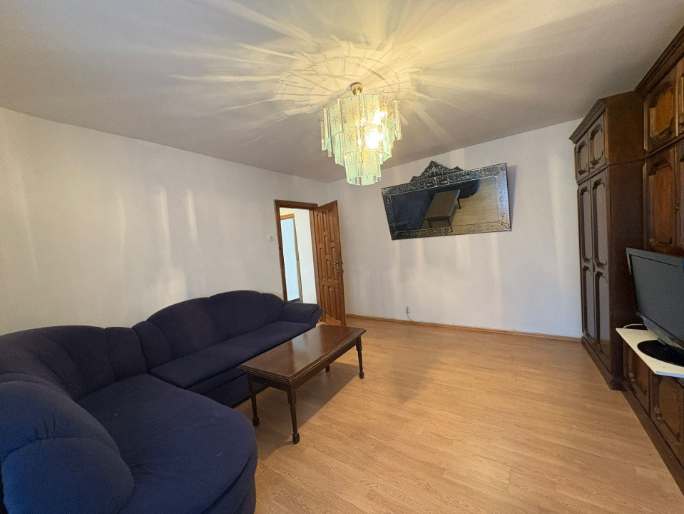 Apartament 3 camere, decomandat, 80 mp, Cartier 1 Mai, Zona Spitalul Nr. 1 