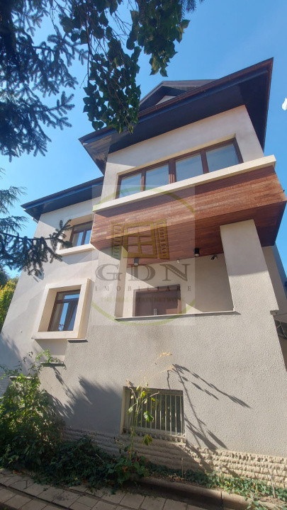 Spatiu birou central, versatil - 160 mp