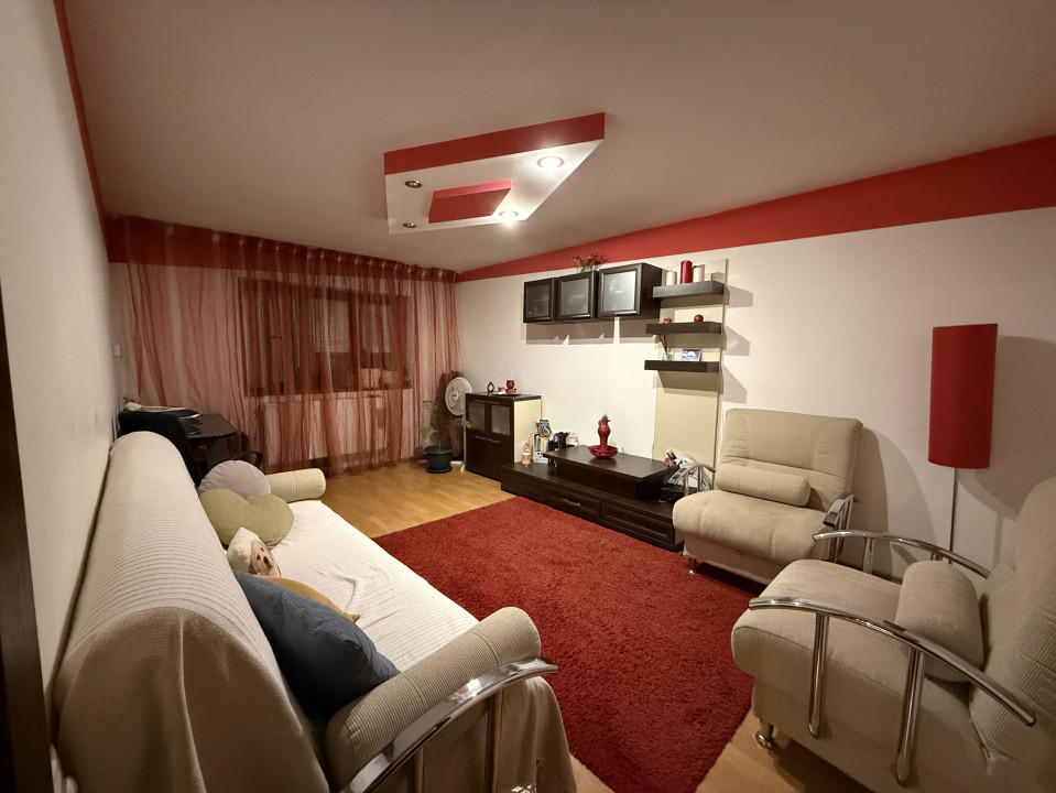 Apartament 3 camere, semidecomandat, 70mp, cartier 1 Mai, Zona Pelendava 