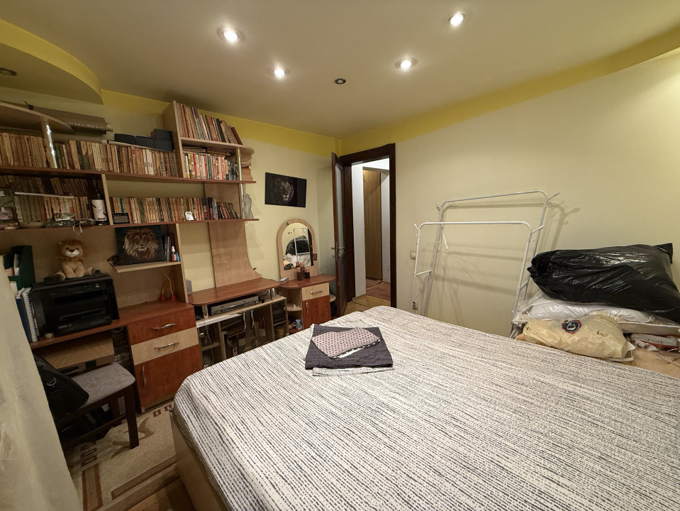 Apartament 3 camere, semidecomandat, 70mp, cartier 1 Mai, Zona Pelendava 