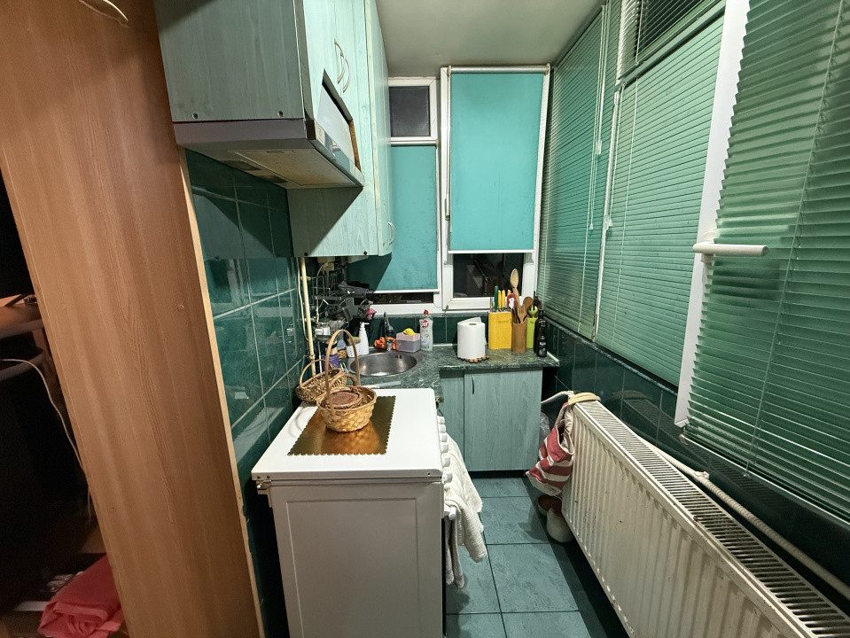 Apartament 3 camere, semidecomandat, 70mp, cartier 1 Mai, Zona Pelendava 