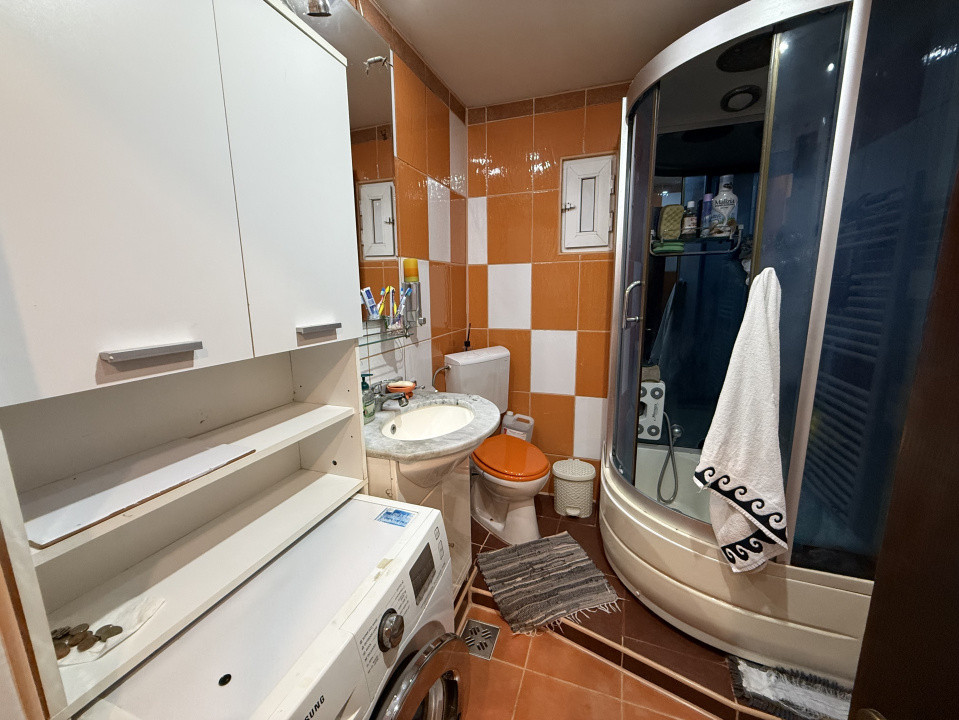 Apartament 3 camere, semidecomandat, 70mp, cartier 1 Mai, Zona Pelendava 
