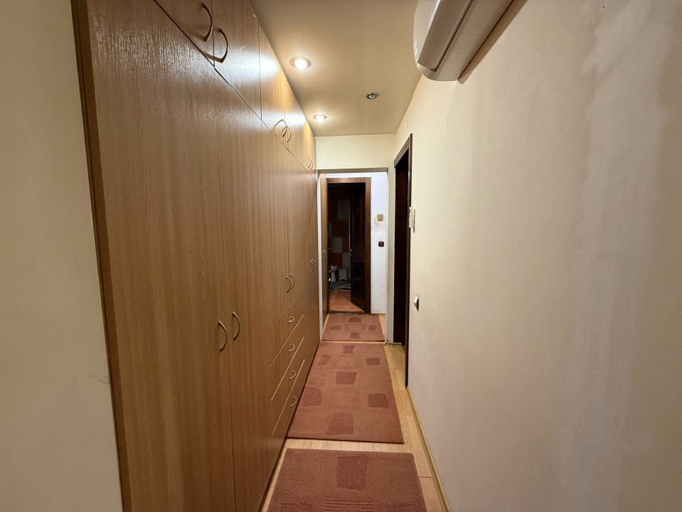 Apartament 3 camere, semidecomandat, 70mp, cartier 1 Mai, Zona Pelendava 