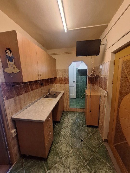 Garoniera  22mp utili, spre vanzare in Compa