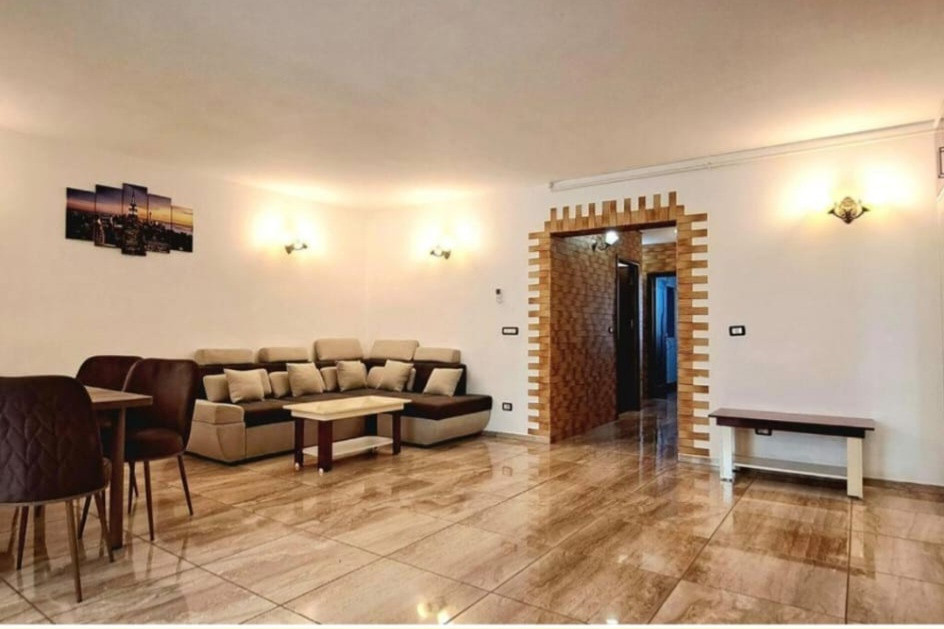 Apartament de închiriat | 3 camere 87 mp |Terezian Strada Rusciorului 