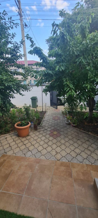 Casa 3 camere + spatiu comercial zona centrala Odobesti