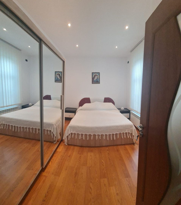 Casa 3 camere + spatiu comercial zona centrala Odobesti