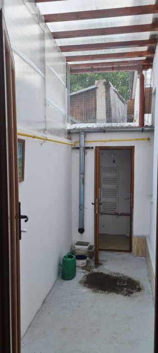 Casa 3 camere + spatiu comercial zona centrala Odobesti