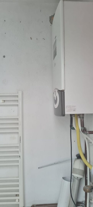 Casa 3 camere + spatiu comercial zona centrala Odobesti