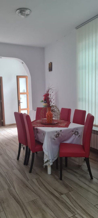 Casa 3 camere + spatiu comercial zona centrala Odobesti