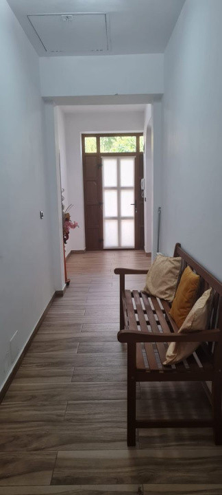 Casa 3 camere + spatiu comercial zona centrala Odobesti