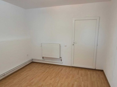 🏠 Garsonieră de vânzare – str. Poiana Sibiului, 23 mp, parter