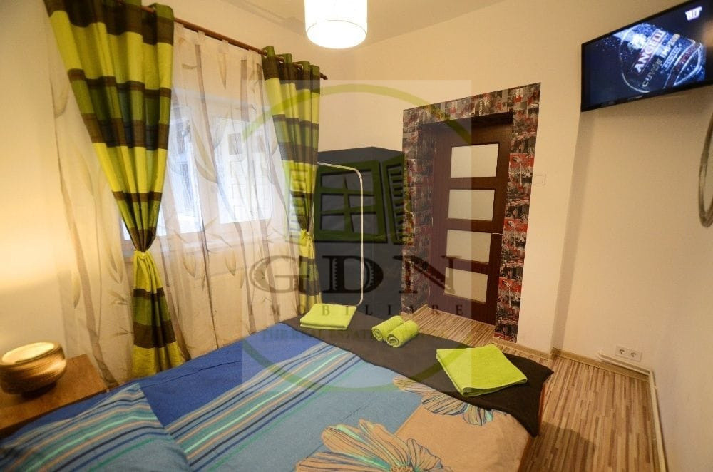 Inchiriere apartament studio decomandat, Brasov, Piata Sfatului 