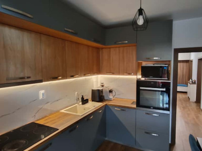 Ap. de lux cu 3 camere, curte, 2 parcări, 171 000 euro!