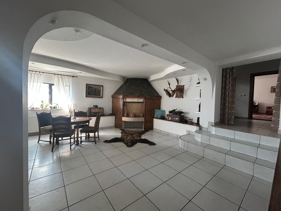 Afacere la cheie, 2963 mp utili, 21598 mp teren, Cernele