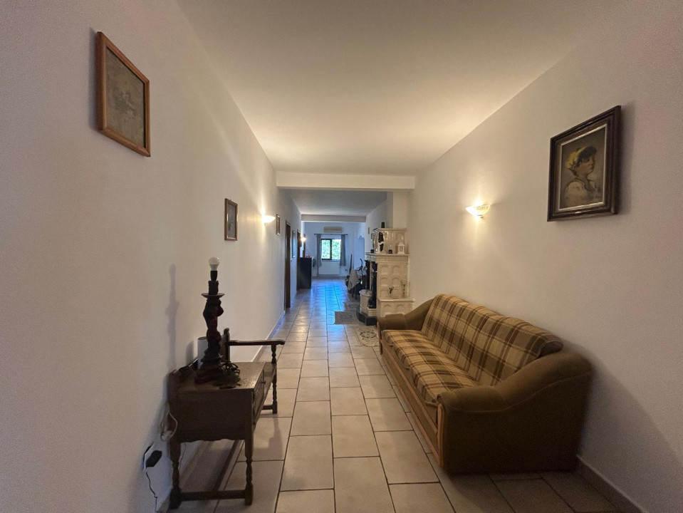Afacere la cheie, 2963 mp utili, 21598 mp teren, Cernele