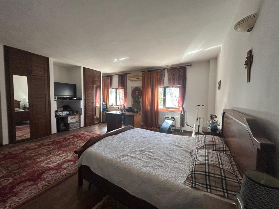 Afacere la cheie, 2963 mp utili, 21598 mp teren, Cernele