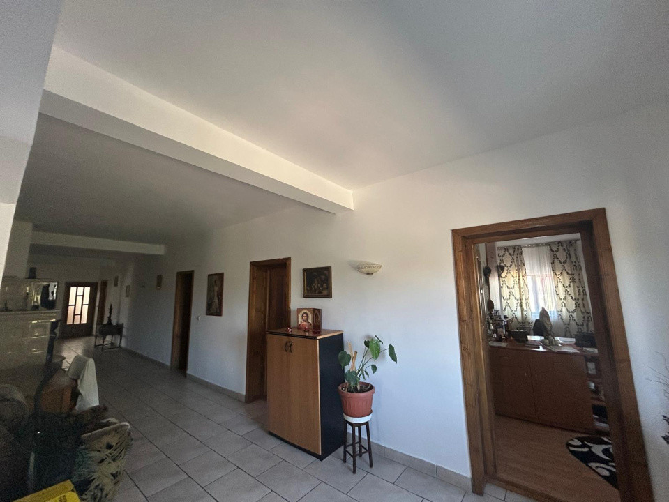 Afacere la cheie, 2963 mp utili, 21598 mp teren, Cernele