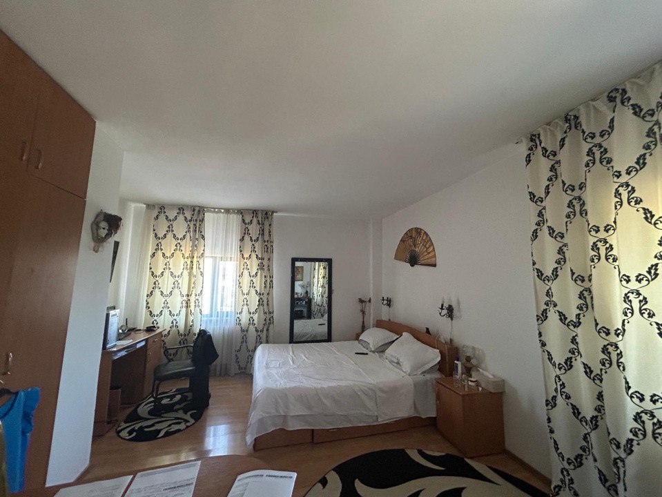 Afacere la cheie, 2963 mp utili, 21598 mp teren, Cernele