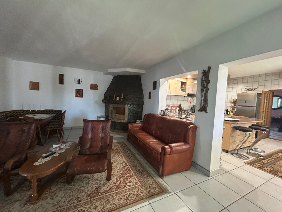 Afacere la cheie, 2963 mp utili, 21598 mp teren, Cernele