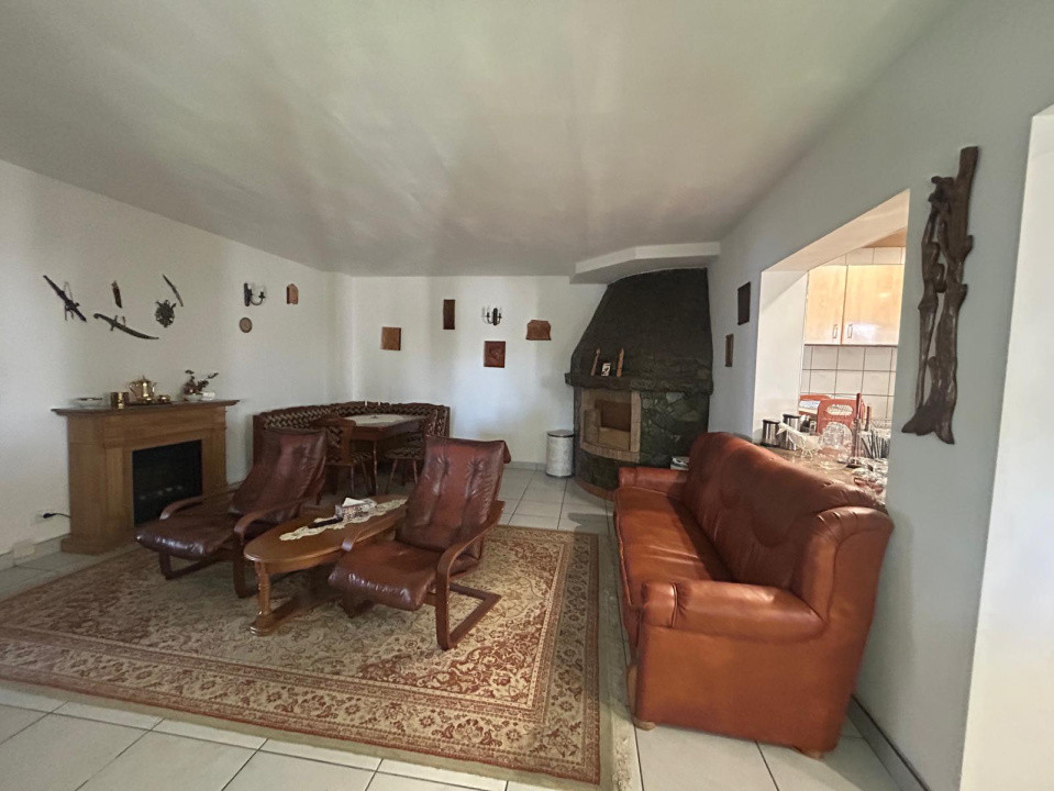 Afacere la cheie, 2963 mp utili, 21598 mp teren, Cernele