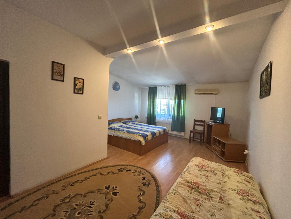 Afacere la cheie, 2963 mp utili, 21598 mp teren, Cernele