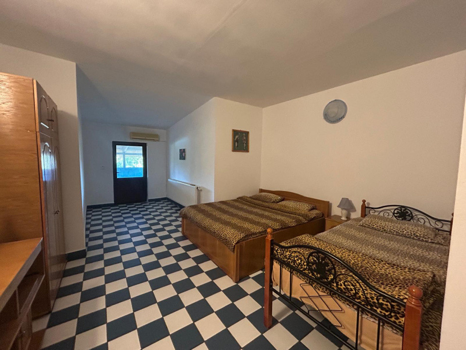 Afacere la cheie, 2963 mp utili, 21598 mp teren, Cernele