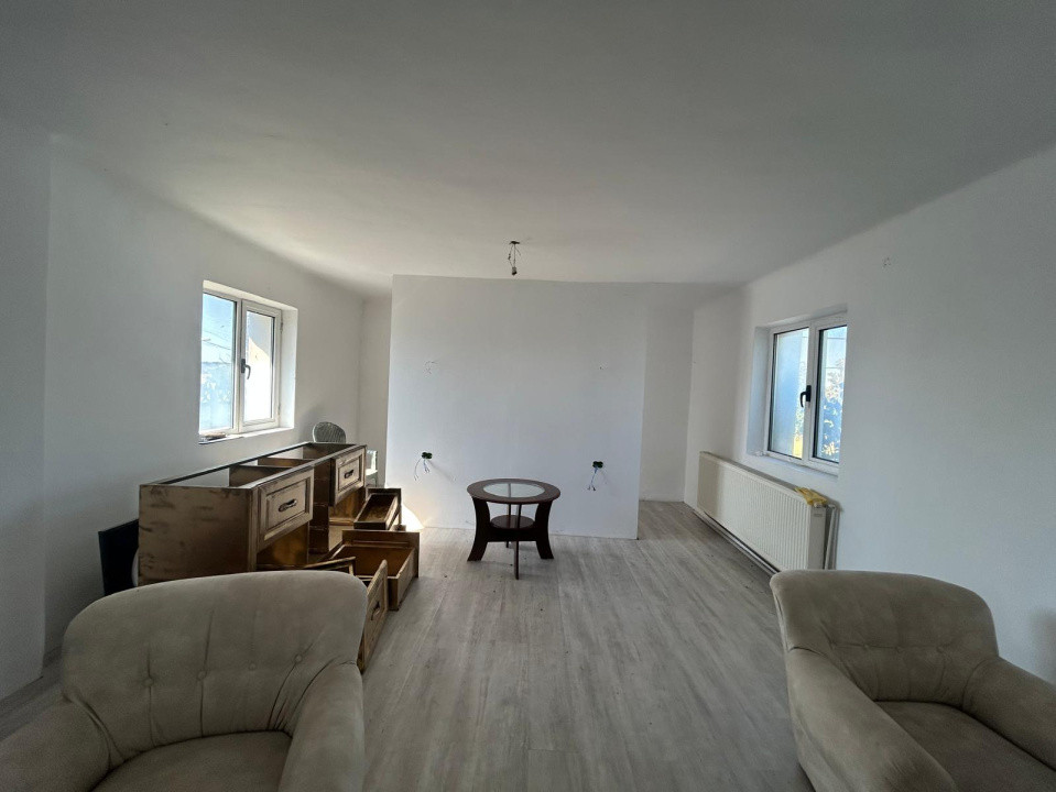 Afacere la cheie, 2963 mp utili, 21598 mp teren, Cernele