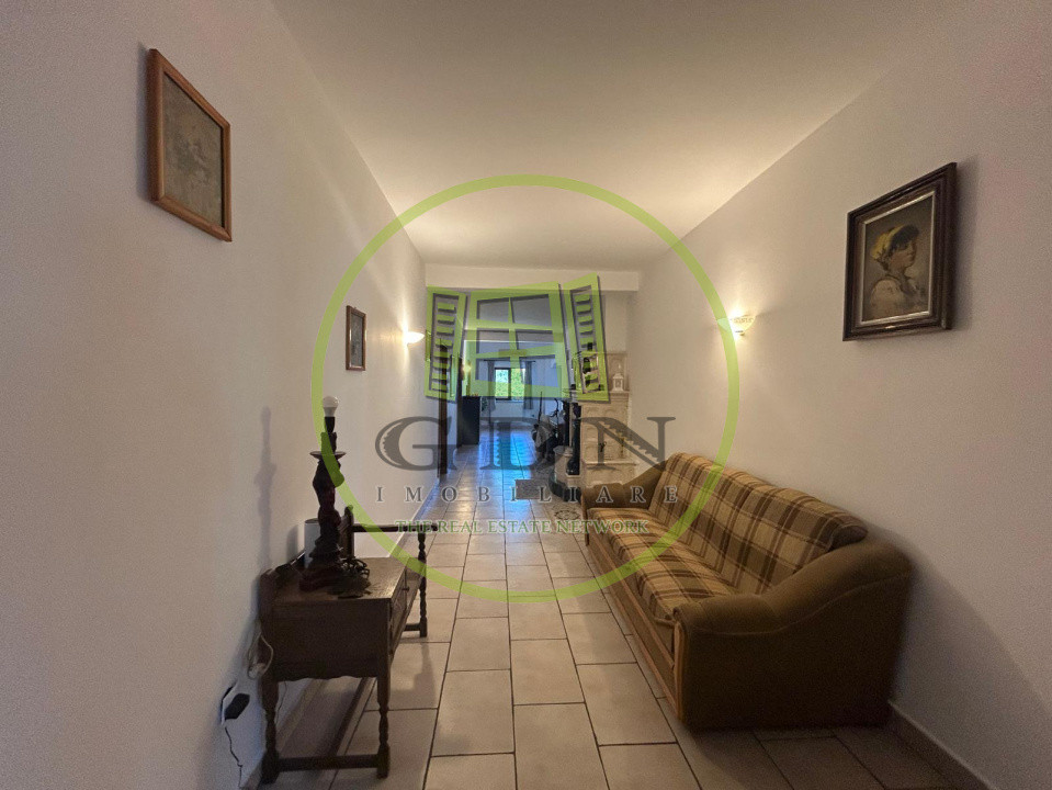 Afacere la cheie, 2963 mp utili, 21598 mp teren, Cernele